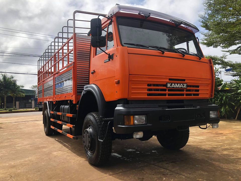 xe tải Kamaz 43265 (4x4) 2 cầu chủ động: Hiệu suất mạnh mẽ, đa năng trên mọi địa hình